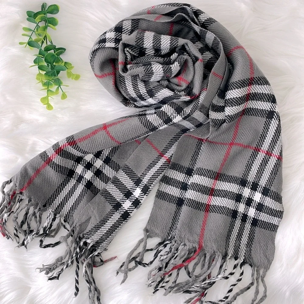 Burberrys Gray 100% Lambswool‎ Scarf